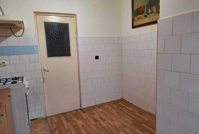 Apartament 3 camere  decomandat , zona  Cetate - 6