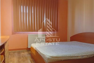 Apartament cu 3 camere decomandat, mobilat în UTA - 3
