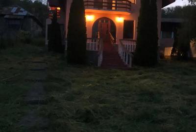 Casă cu 3 camere cu Teren 900 Mp în Teișani - 1