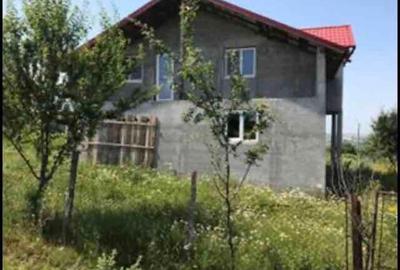 Casă cu 6 camere cu Teren 1300 Mp în Rediu
