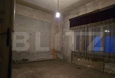 Casa de vanzare, 6 camere, 137 mp, teren 579 mp, zona semice - 1