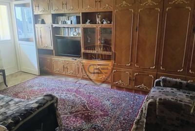 Apartament cu 3 camere decomandat, mobilat în Faleza Nord