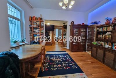 Casă cu 5 camere cu Teren 100 Mp în Central