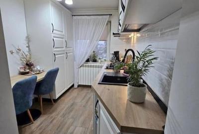 Apartament cu 2 camere semidecomandat, mobilat în Decebal - 10