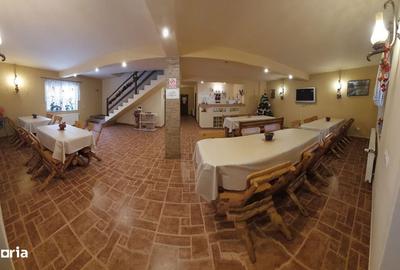 Casă cu 10 camere cu Teren 1292 Mp în Moieciu - 3