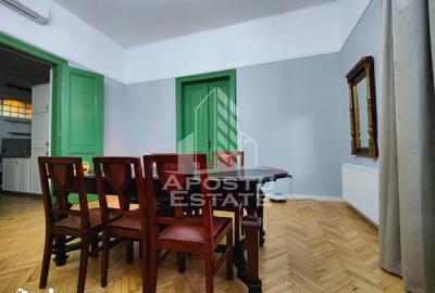Apartament cu 3 camere, mobilat în Central