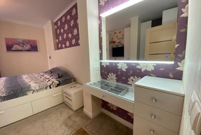 Apartament cu 3 camere decomandat în Astra - 8