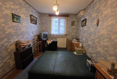 Titan, chiar la intrare in Parcul IOR, pe Lunca Bradului, la Scoala 195 - 15