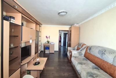Apartament cu 3 camere decomandat, mobilat în Dristor