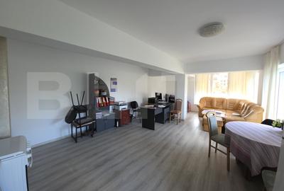Apartament cu 3 camere, etaj intermediar, cu terasa generoasa