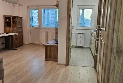 Vând garsonieră bulevardul Basarabia - 4