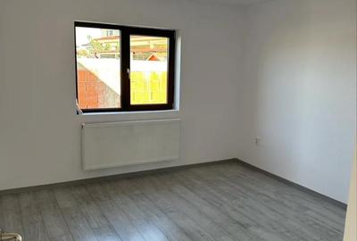 Casă cu 4 camere în Central - 2