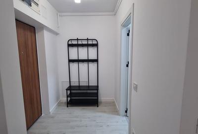 Garsonieră decomandată în Titan