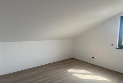 Casa de vanzare in Campineanca, parter si mansarda , suprafata 160 mp , teren 50 - 17