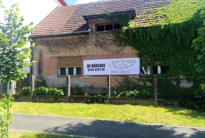 Casă cu 4 camere în Central - 2