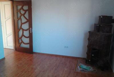 Casă cu 5 camere cu Teren 2000 Mp în Dobroteasa - 9