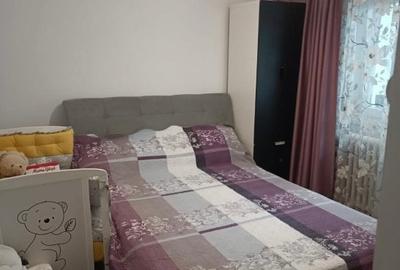 Apartament cu 3 camere decomandat, mobilat în Moara de foc