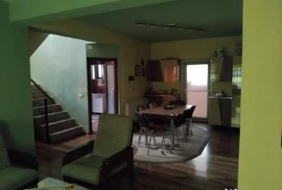 Casă cu 7 camere cu Teren 777 Mp în Chișineu-Criș - 1