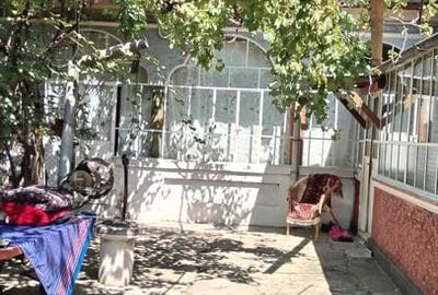 Casă cu 6 camere cu Teren 688 Mp în Brănești - 1