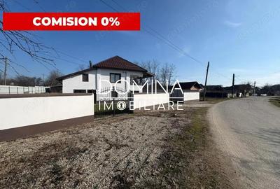 Casă cu Teren 6446 Mp în Stănești - 2