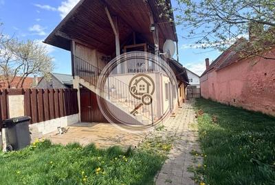 Casă cu 5 camere cu Teren 562 Mp în Hălchiu - 2