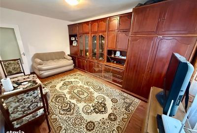 Apartament cu 3 camere decomandat în Gară
