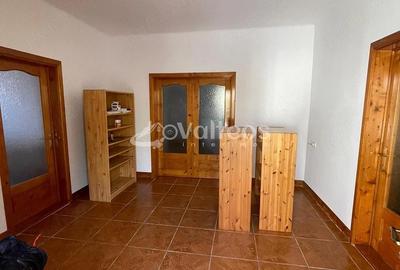 Casă cu 3 camere cu Teren 347 Mp în Central - 4