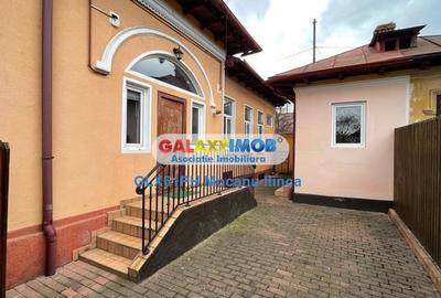 Casă cu 4 camere cu Teren 234 Mp în Central