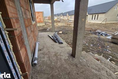 Casă cu 4 camere cu Teren 500 Mp în Popricani - 1