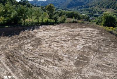 Teren de 1450 mp, în Central - 3