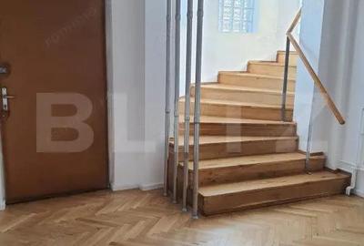 Casă cu Teren 220 Mp în Central - 2