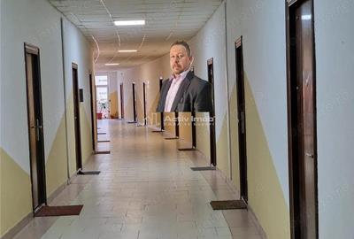 Spațiu comercial, de 24 mp, în Central - 3