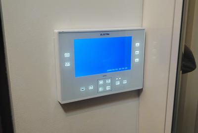 Central - Apartament lux, 64 mp utili + boxa 15 mp - 16