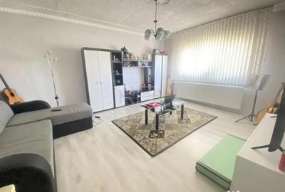 Apartament cu 3 camere decomandat în Rahova