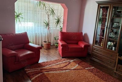 Apartament cu 4 camere decomandat în Central - 2