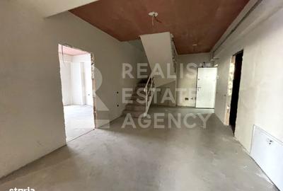 Apartament cu 5 camere în Copou