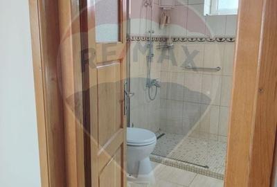 Casă cu 8 camere cu Teren 800 Mp în Central - 17