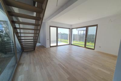 Monarch Soleil  - parchet , usi interioare, tamplarie din lemn natural - 11