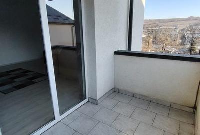 Apartament cu doua camere, decomandat, Rediu, etajul 1/3 - 6