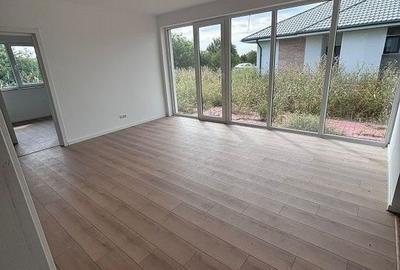 Casă individuală cu 4 camere cu Canalizare în Corbeanca