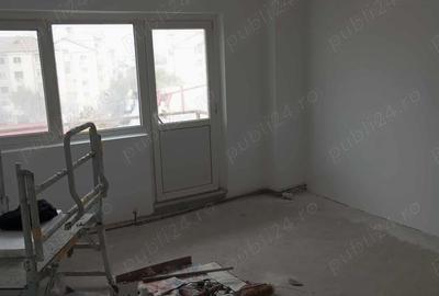 Apartament cu 2 camere decomandat în Micro 3 - 5