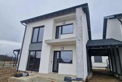 Casă cu 4 camere cu Teren 245 Mp în Central