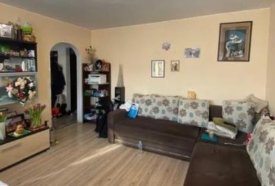 Dristor metrou bl.1983 reabilitat, decomandat, 2 bai , AC,mobilat,balcon inchis.