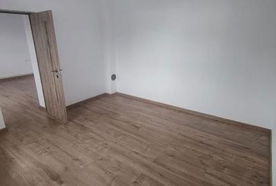 Casă cu 3 camere cu Teren 1135 Mp în Zimandu Nou - 2