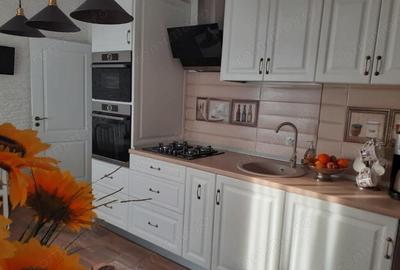 Apartament cu 3 camere decomandat în Griviței