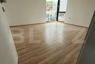 Ideal pentru birou, duplex cu 5 camere, 5 bai, 270 mp, zona - 6