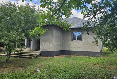 Casa si teren de vanzare - 2