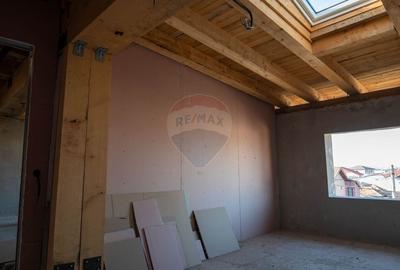 Casă individuală cu 6 camere cu Teren 246 Mp în Central - 23