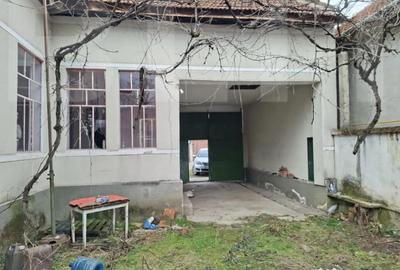 Casă cu 4 camere cu Teren 1000 Mp în Central - 13