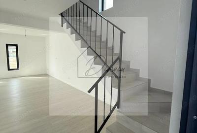 Casă cu 4 camere cu Teren 350 Mp în Central